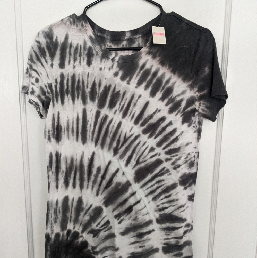 Victoria Secret PINK tye-dye t-shirt w. Tags
